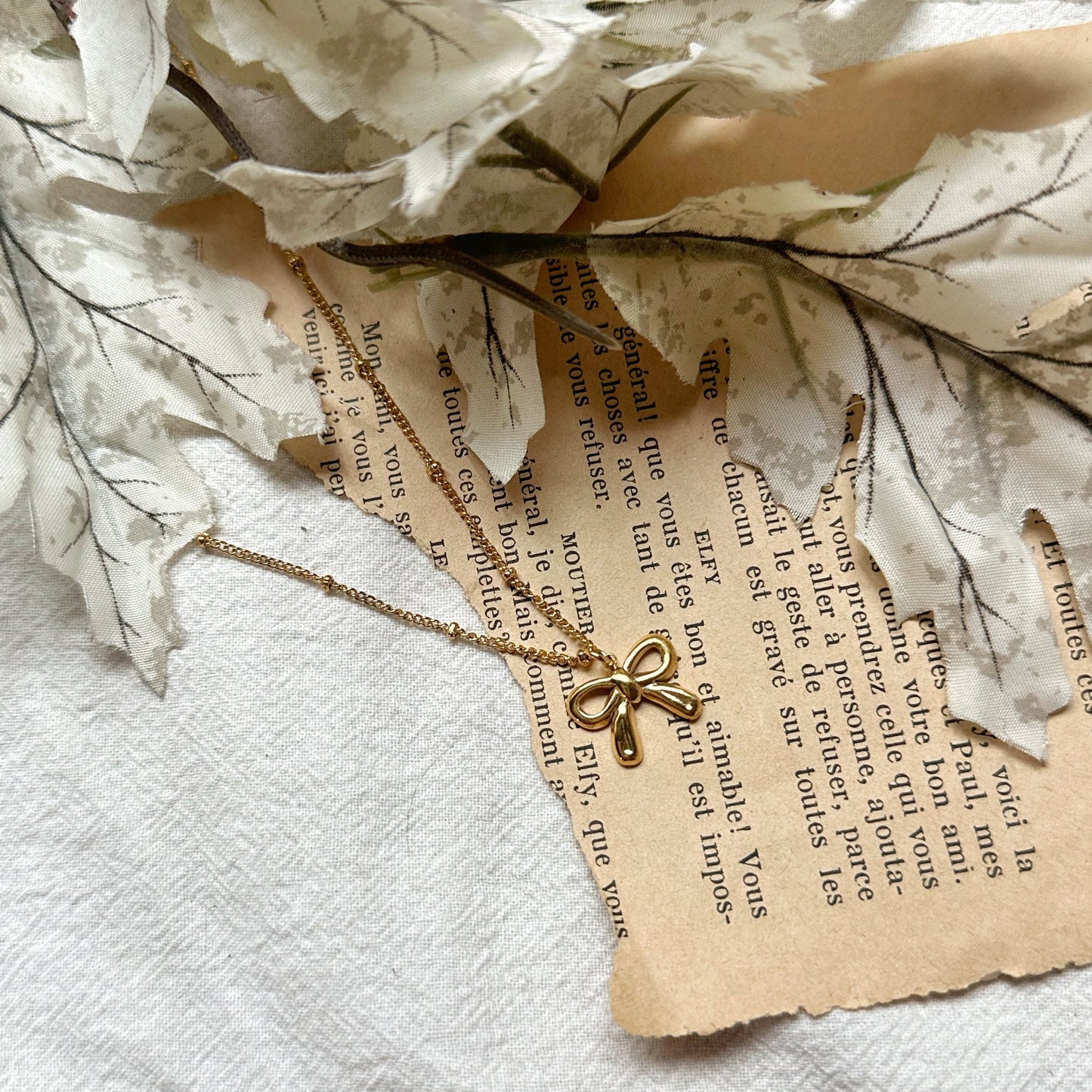 Basic Bow Necklace