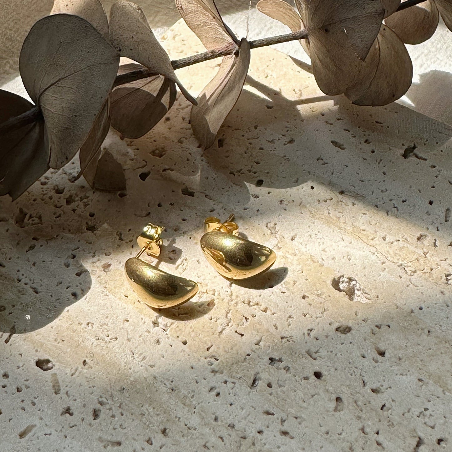 Pebble Studs