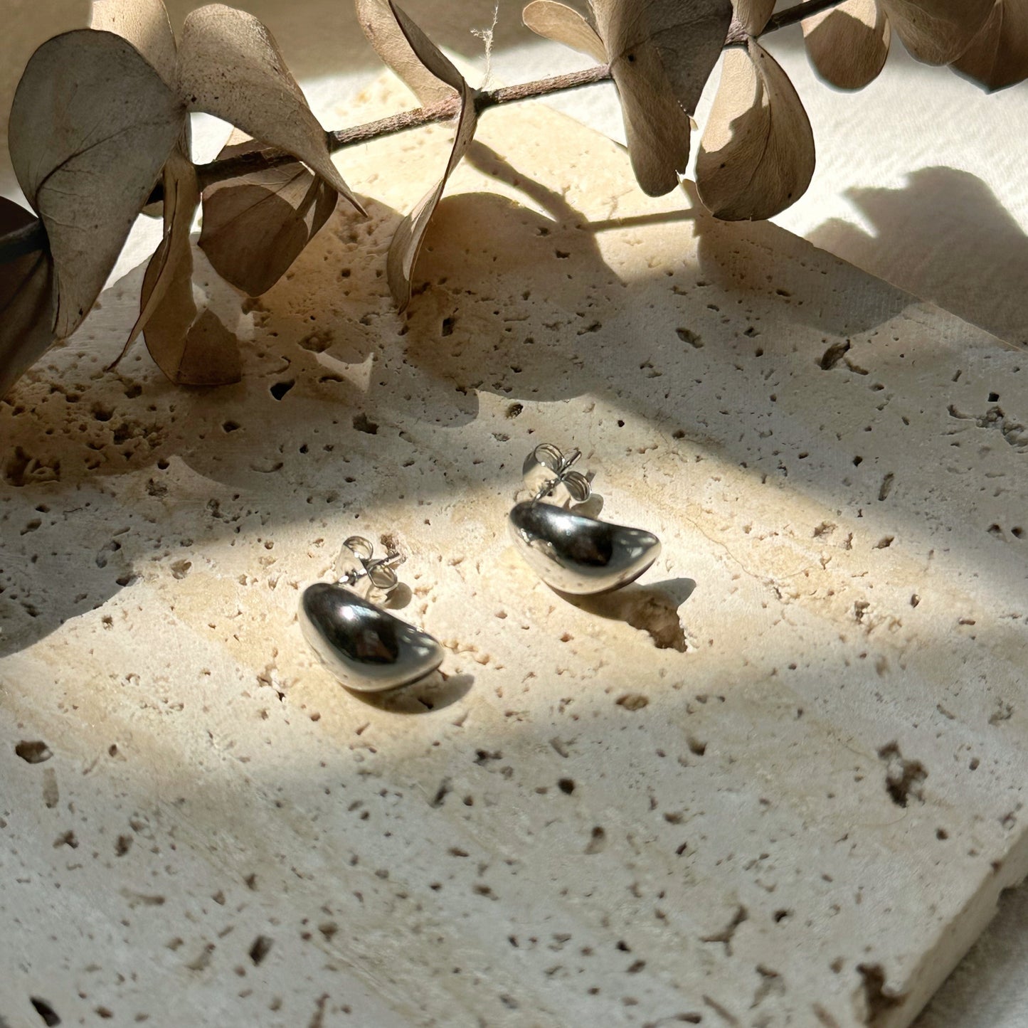 Pebble Studs