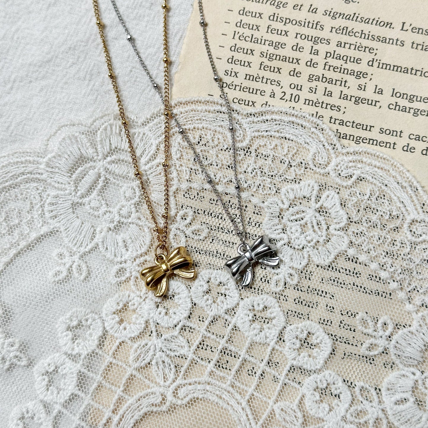Bow Necklace