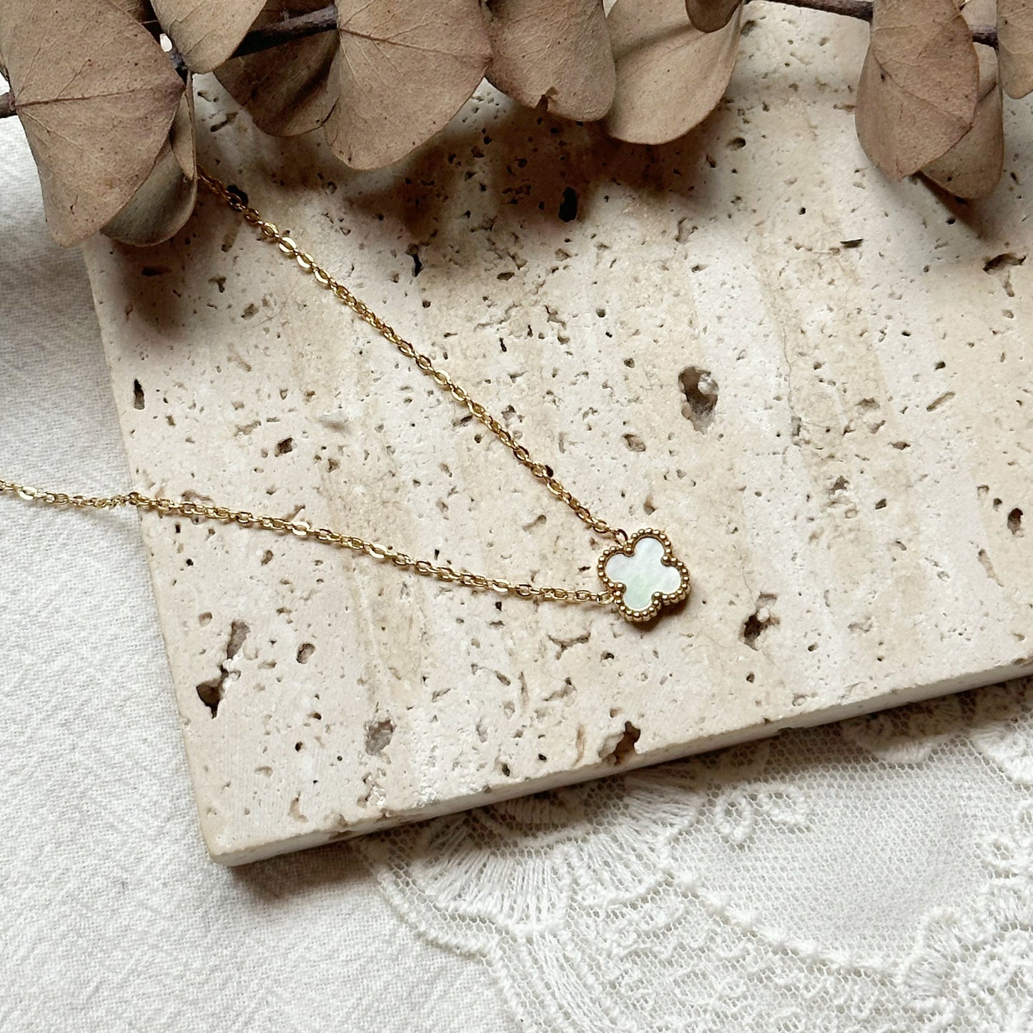 Leia Clover Necklace (Mini)