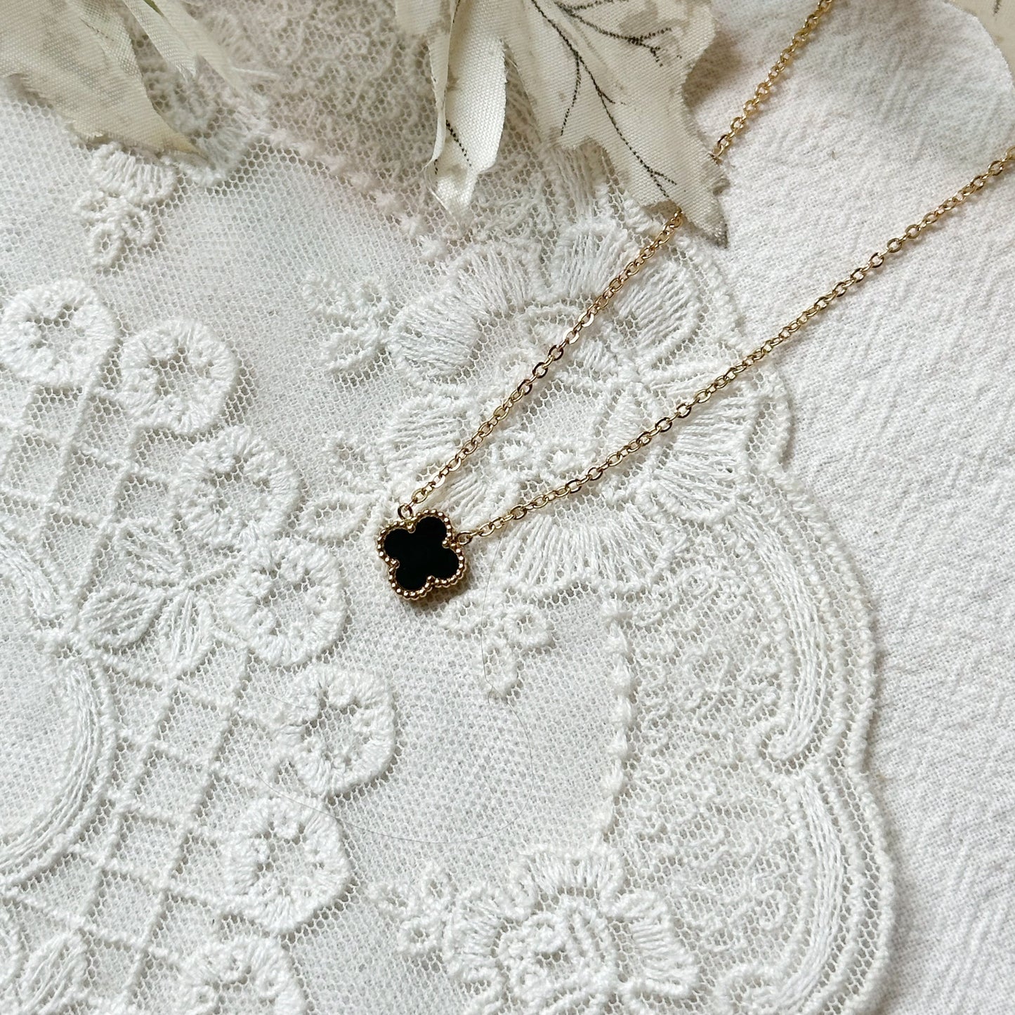 Leia Clover Necklace (Mini)
