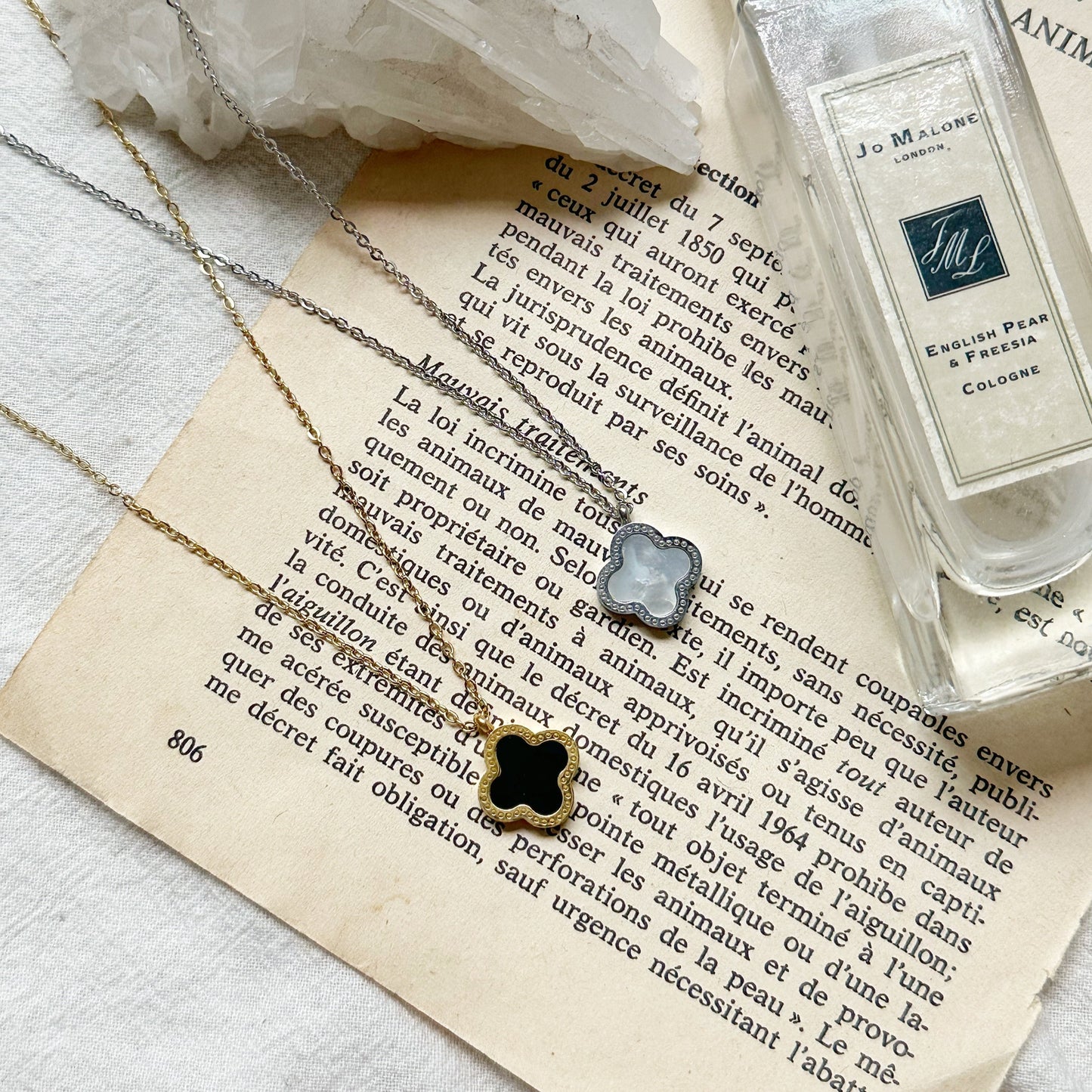 Vera Two-Sided Clover Necklace