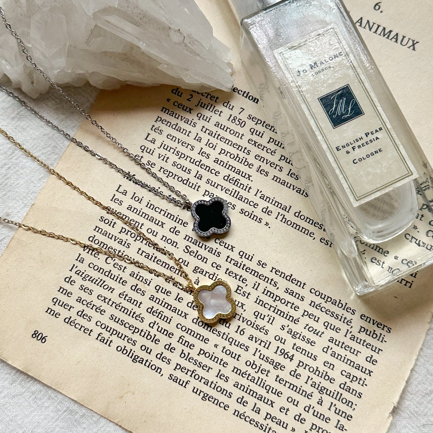 Vera Two-Sided Clover Necklace