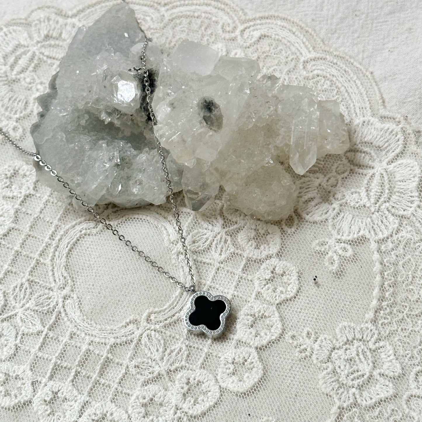 Vera Two-Sided Clover Necklace